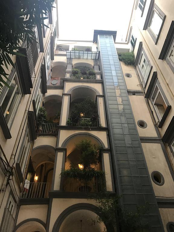 Chiaia Guest House Napoli Exterior foto